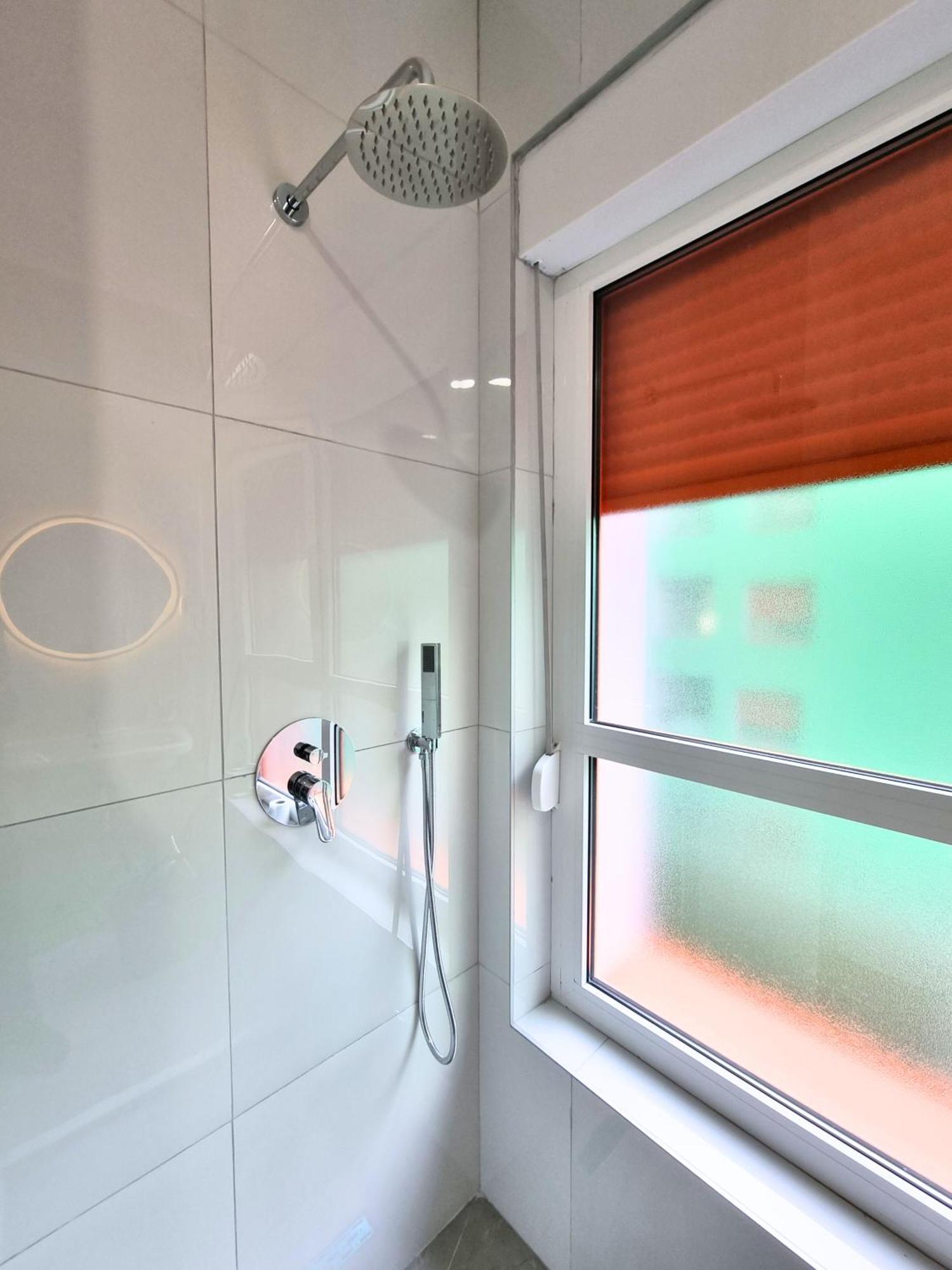 Cozy 2br Free Parking-wifi-ac-dryer Apartamento Tirana