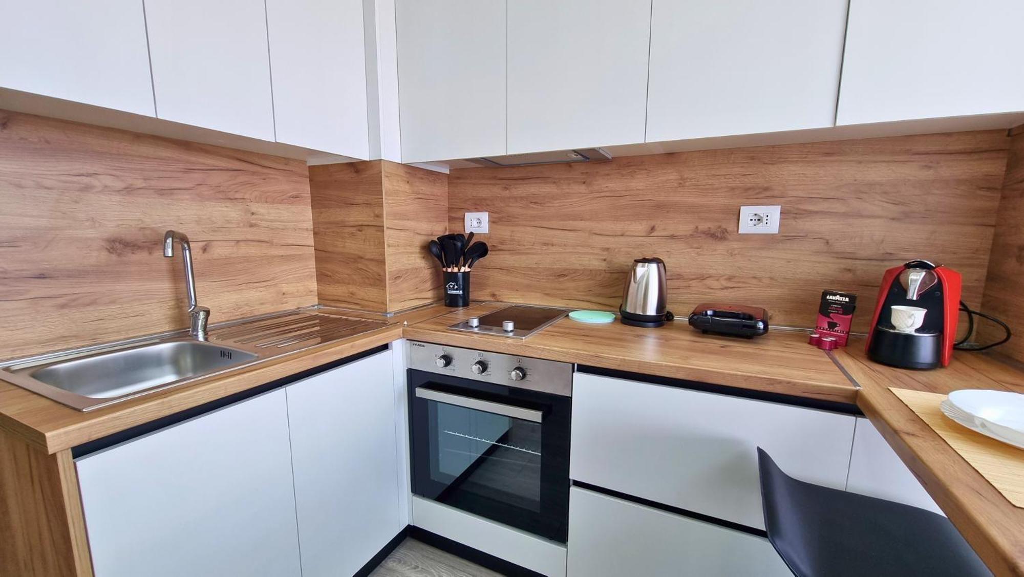Apartamento Cozy 2br Free Parking-wifi-ac-dryer Tirana