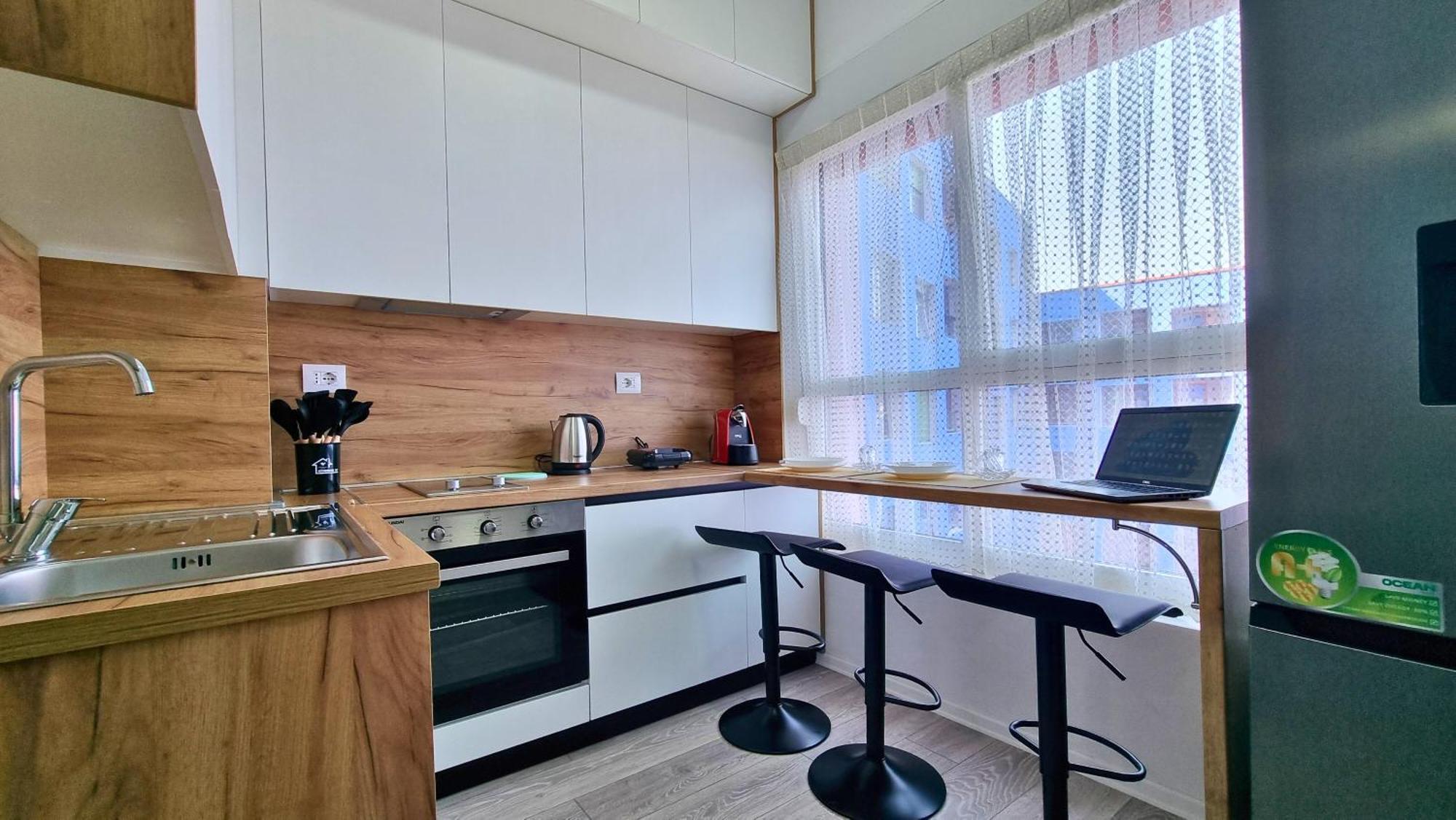 Cozy 2br Free Parking-wifi-ac-dryer * Tirana