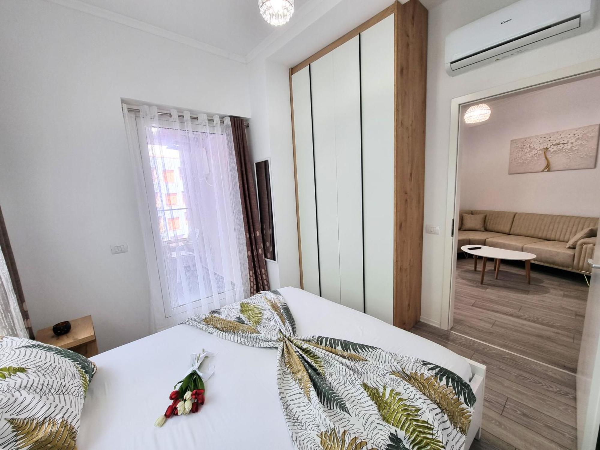 Cozy 2br Free Parking-wifi-ac-dryer Apartamento Tirana